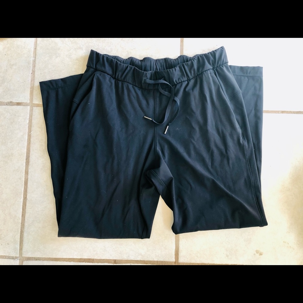Lululemon on the fly crop